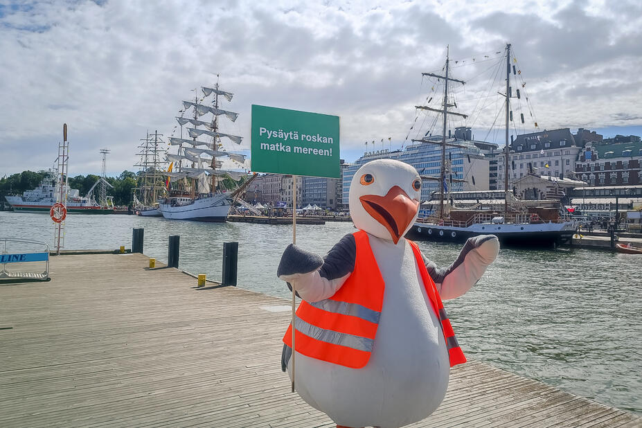Roskaton Helsinki -lokkimaskotti Börje Tall Ships Races tapahtumassa.