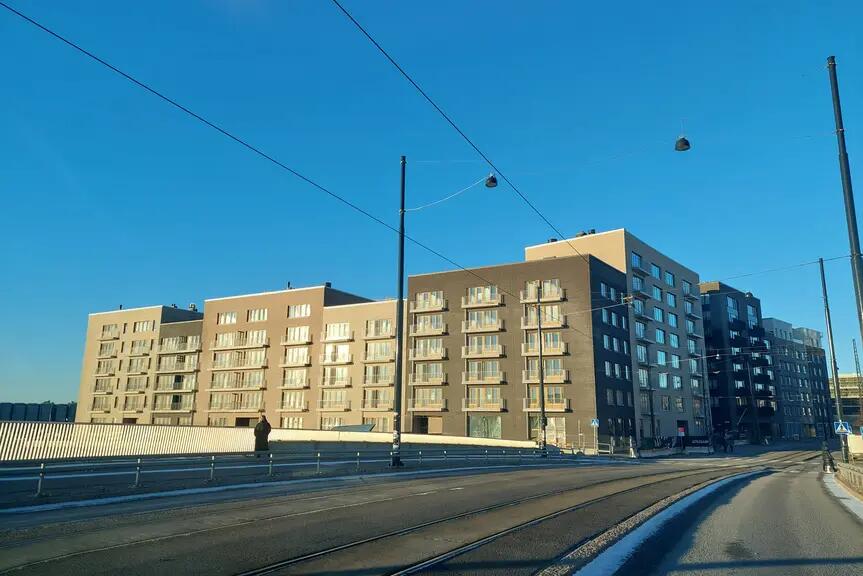 Valmistunut asuinkerrostalo Jätkäsaaren Melkinlaituri 4:ssä Helsingissä; kohteessa on sekä Hitas-asuntoja että Helsingin kaupungin vuokra-asuntoja.