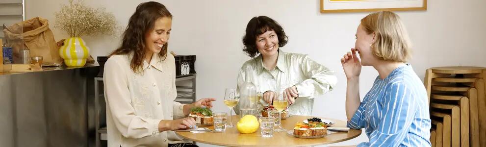 Girls in a Kallio restaurant.